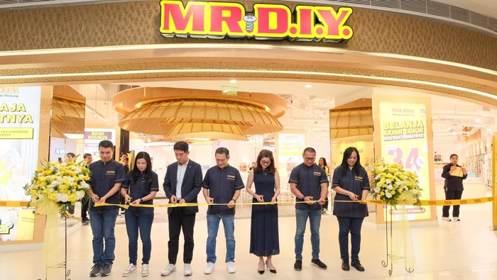 MR DIY Resmikan Toko Ke-900 & Flagship Pertama