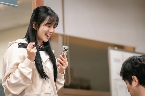 Adegan dalam drama Korea Newtopia. Tayang di Prime Video 7 Februari 2025.