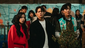Hubungan mereka nggak mudah apalagi di tengah wabah zombie.
