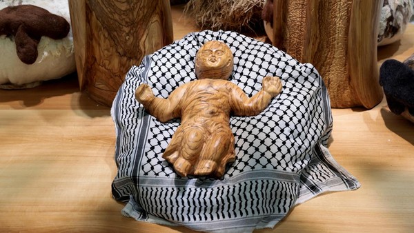 Patung Bayi Yesus Berbalut Keffiyeh Palestina Jadi Sorotan