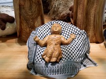 Patung Bayi Yesus Berbalut Keffiyeh Palestina Jadi Sorotan