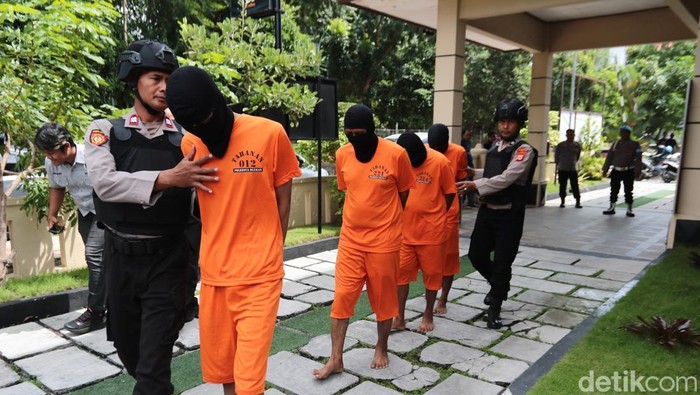 Para pelaku yang menganiaya Pradopo waega Samirono hingga ditemukan meninggal di ruko Jalan Colombo, Depok, Sleman, Rabu (11/12/2024).