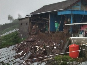 Warga Selo Boyolali Tewas Usai Tertimpa Longsor di Rumahnya