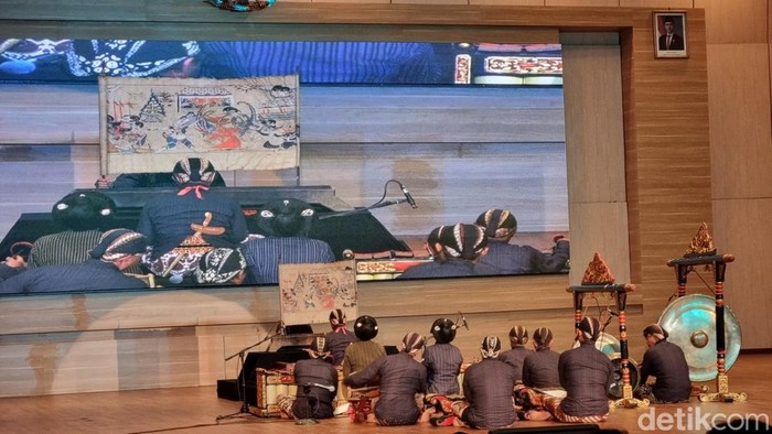 Pentas wayang beber di kampus ISI Jogja, Sewon, Bantul, Rabu (11/12/2024).