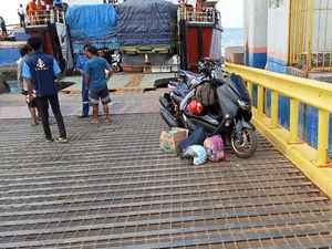 Penumpang KM Kota Muna Ngaku Diturunkan di Pelabuhan Bajoe Tanpa Alasan Jelas