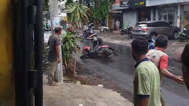 Perampok bersenpi satroni butik di Kota Probolinggo.