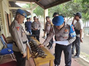 Propam Periksa Senjata Api Polisi di Labuan Bajo