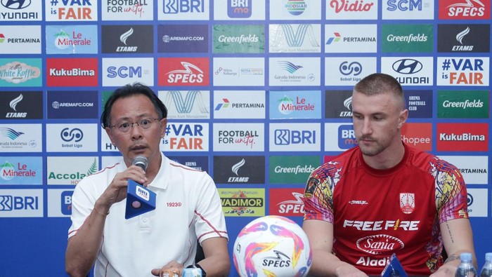 Pelatih Persis Solo Ong Kim Swee, dan pemain Persis Solo Eduardo Kunde
