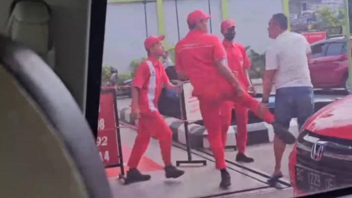 Petugas SPBU di Lubuklinggau adu jotos dengan pembeli