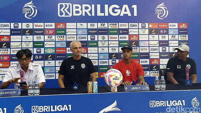 press conference arema fc vs persis