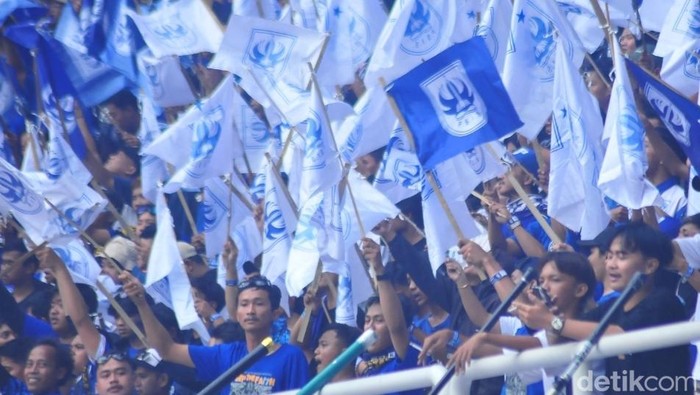 Suporter PSIS saat mendukung tim kebanggaanya di Liga 1 Foto diunggah Rabu (11/12/2024).