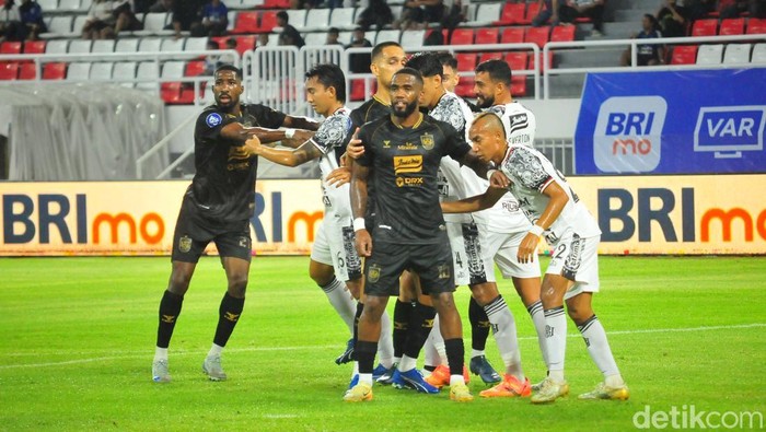 Laga PSIS melawan Bali United di Stadion Jatidiri Semarang, Rabu (11/12/2024).