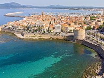 Sejarah Panjang Pulau Sardinia: Jadi Pusat Kekuasaan, Kini Spot Wisata Favorit