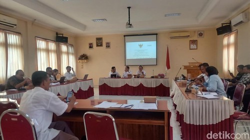 Rapat dewan pengupahan untuk menetapkan UMK 2025, Rabu (11/12/2024).