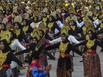 Wow! 1.987 Pelajar di Banten Menari Tari Walijamaliha