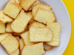 Resep Roti Panggang Mentega, Legit Renyah untuk Teman Ngopi