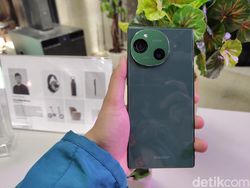 Ini Dia Sharp Aquos R9, Smarpthone Rp 9 Jutaan