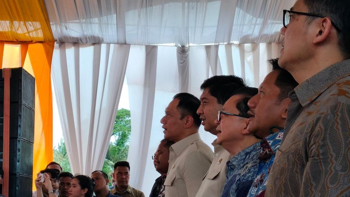 Duet AHY-Ara Tengok Rumah Subsidi di Serang