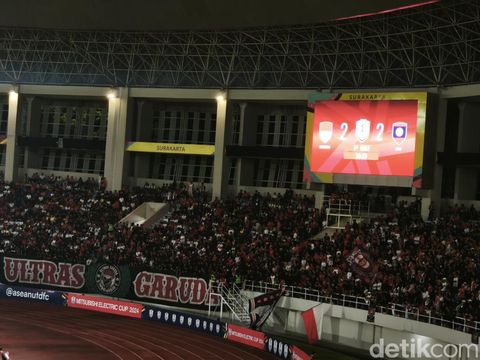 Babak pertama Piala AFF di Stadion Manahan Solo, Kamis (12/12/2024) malam, Indonesia Vs Laos sama kuat 2-2.