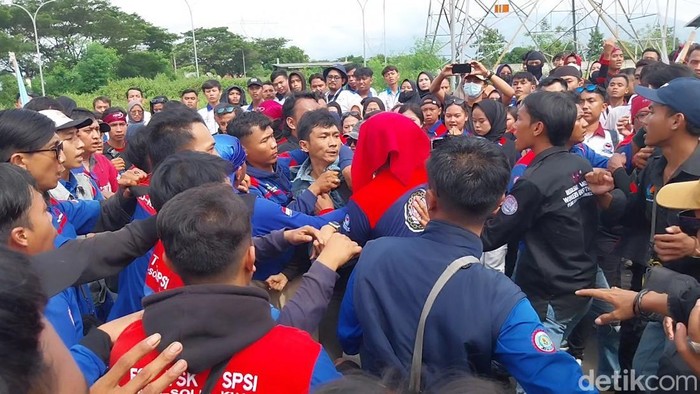 Bentrok antar Buruh di Majalengka