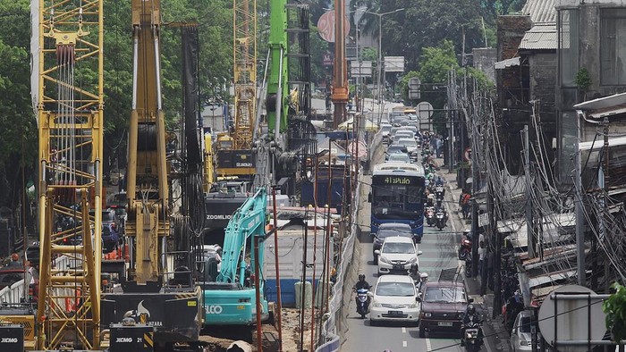 Gubernur Bank Indonesia Perry Warjiyo memprediksi pertumbuhan ekonomi Indonesia pada 2025 tetap kuat pada kisaran 4,8-5,6%.