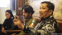 Akademisi Universitas Andalas Feri Amsari menjelaskan pendapatnya terkait dugaan temuan kecurangan Pilkada di Jakarta, Banten, dan Jawa Tengah.   
