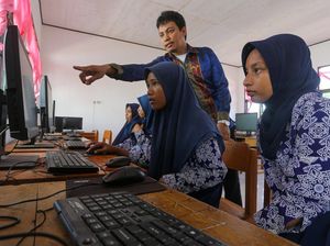 Internet Dorong Inovasi Guru SMPN 1 Wawonii Timur Bangun Aplikasi Digital