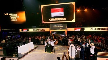 Dalam game kedua, Brasil meningkatkan intensitas serangan. Namun, Timnas Indonesia berhasil unggul 2-1 dan situasi jadi menegangkan. Brasil membombardir Indonesia di menit-menit terakhir. Begitu waktu habis, semua berteriak kegirangan. Indonesia juara Piala Dunia! Foto: (FIFAe)