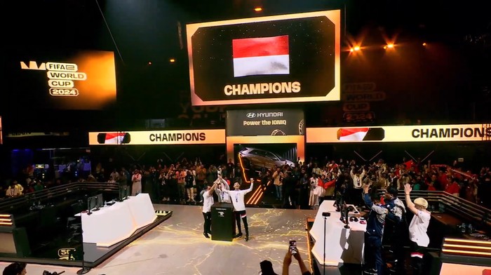 Timnas eFootball Indonesia berhasil menjadi juara FIFAe World Cup 2024 kategori konsol. Gelar ini didapatkan, setelah Indonesia mengalahkan Brasil di babak grand final.