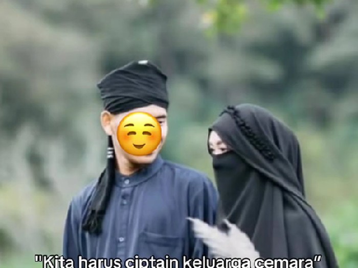 Istri sah curhat suaminya malah selingkuh dengan wanita penjual bakso bakar.