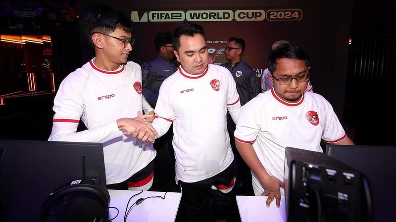 Timnas eFootball Indonesia berhasil lolos ke babak final FIFAe World Cup 2024. Indonesia bertemu Brasil dalam perebutan gelar juara.