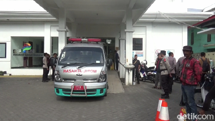 Jenazah korban duel carok di Lumajang dibawa ke rumah duka