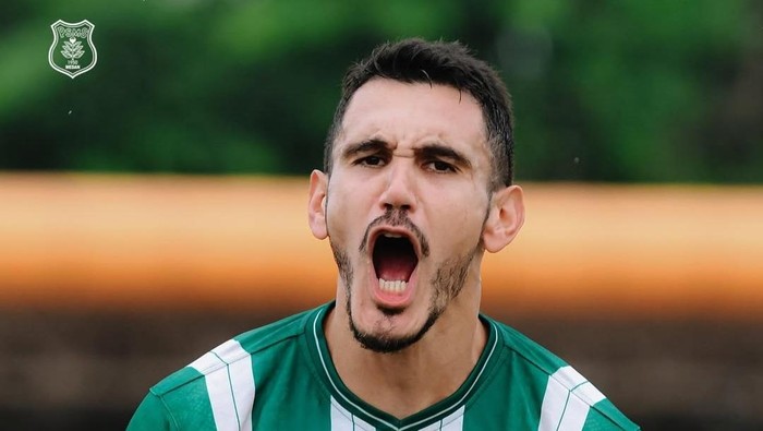 Juninho Cabral pemain PSMS Medan yang masuk top 5 besar pencetak gol Liga 2 musim 2024/2025. (Foto: Dok. Instagram @official_psmsmedan).