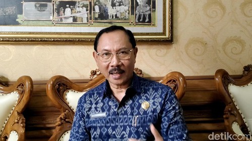 Kepala Disperinaker Badung I Putu Eka Merthawan ditemui di ruang kerjanya, Kamis (12/12/2024).