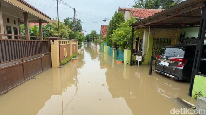 Kondisi permukiman warga di Kendal Kota, Kabupaten Kendal, yang terendam banjir, Kamis (12/12/2024) pagi.
