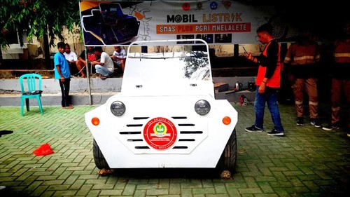 Mobil listrik hasil produksi siswa SMA Swasta PGRI Plus Mnenalate, TTS, NTT.
