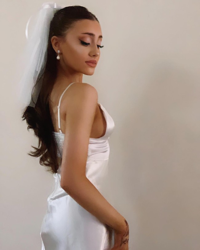 Paige yang sering dibilang mirip Ari sejak berusia 10 tahun mengaku tahu dapat banyak hujatan. “Fans sangat tersinggung. Mereka berkata, Jadilah dirimu sendiri, atau mereka tidak suka orang mencuri, atau hanya ada satu Ariana, dan aku tidak akan pernah jadi seperti dia,” katanya kepadan DailyMail.Foto: Dok. Instagram/TikTok Paige Niemann