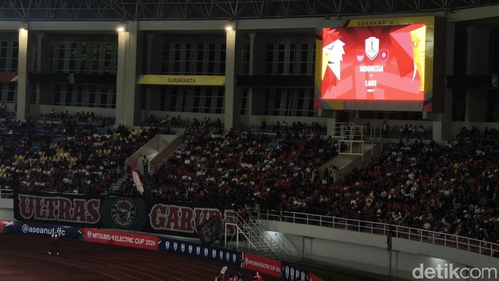 Papan skor Indonesia Vs Laos di Stadion Manahan Solo, Kamis (12/12/2024).