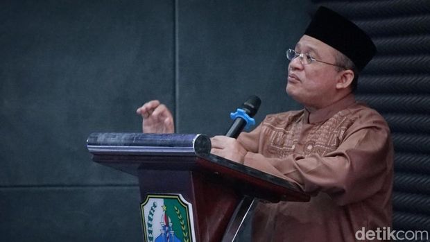 Pejabat Sampang mesum di kantor.