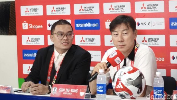 Pelatih Timnas Indonesia, Shin Tae-yong, saat konferensi pers seusai laga di Stadion Manahan Solo, Kamis (12/12/2024) malam.