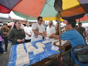 Tinjauan ke Pasar, Pj Walkot Mojokerto Cek Harga Bapok Jelang Nataru