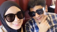 Pasangan suami-istri Donita dan Adi Nugroho telah menempuh perjalanan rumah tangga selama 10 tahun. Selama satu dekade ini, pasangan itu mengaku selalu menjaga keharmonisan. Foto: Instagram @donitabhubiy