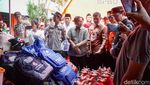 Pramono Anung Temui Pengungsi Kebakaran Kemayoran