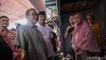 Pramono Anung Temui Pengungsi Kebakaran Kemayoran