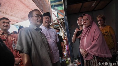 Pramono Anung Temui Pengungsi Kebakaran Kemayoran