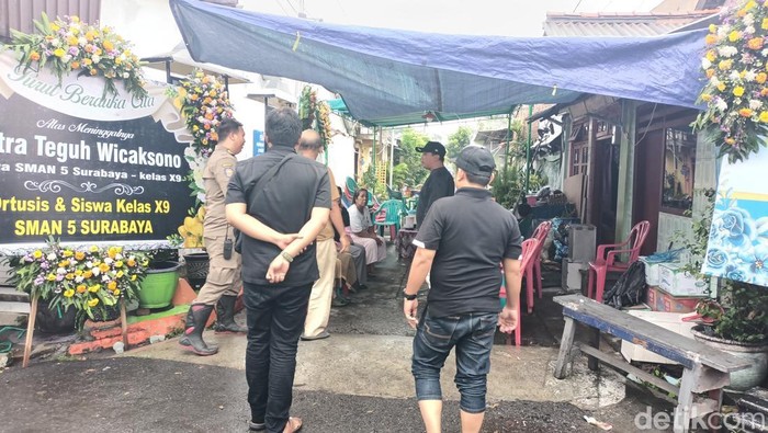 Suasana rumah Teguh bonek yang meninggal karena kecelakaan