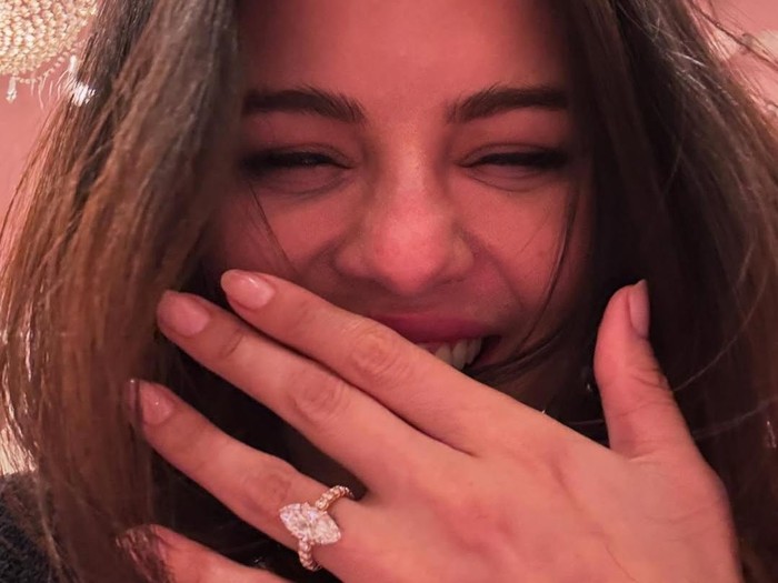 Selena Gomez dan Benny Blanco tunangan.