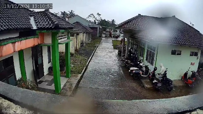 Tangkapan layar Maling Motor di Puskesmas Salawu Kabupaten Tasikmalaya.