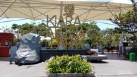 Tampak depan taman