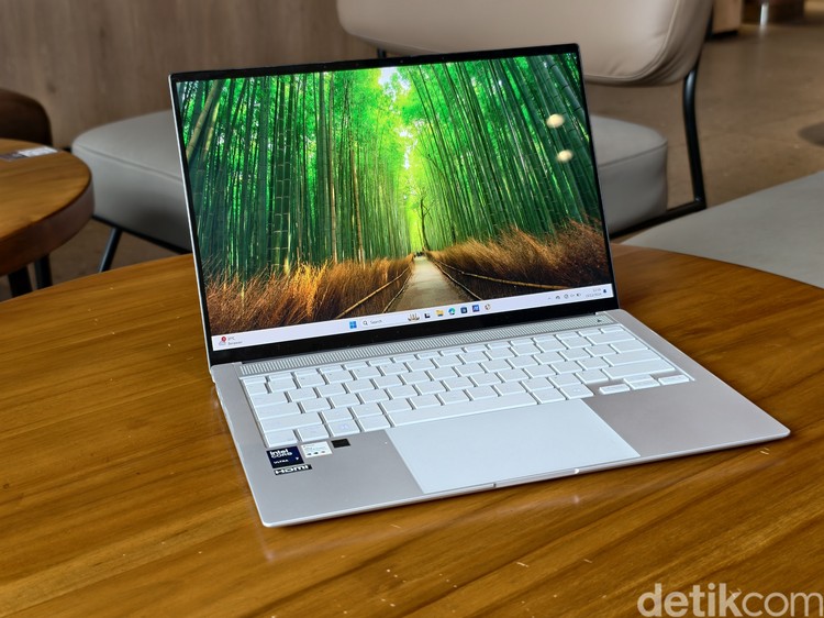 Asus Zenbook S 14 OLED